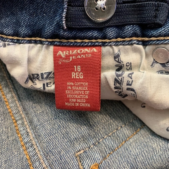 Arizona Brand blue Jean short - Picture 3 of 3